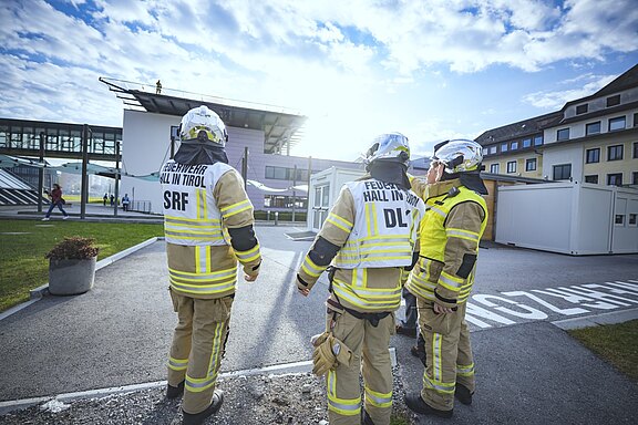 TirolKlinkenFeuerwehrübung_3_komprimiert.jpg  