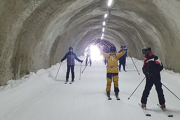 230321_skiausflug_13_6bdecdfb-3200-423b-8798-fac85291b13e_web.jpg  